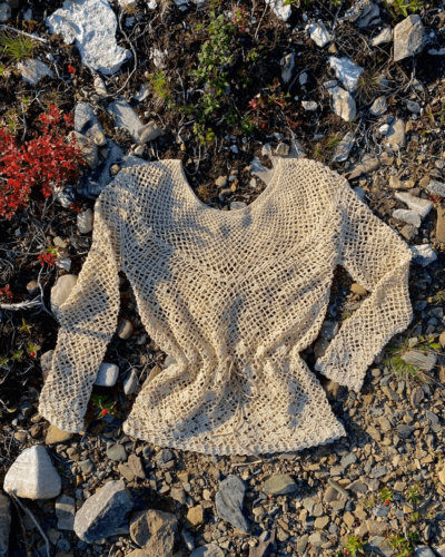 Crochet beige net pullover