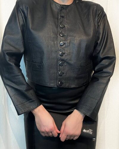 Fully buttoned crop leather jacket