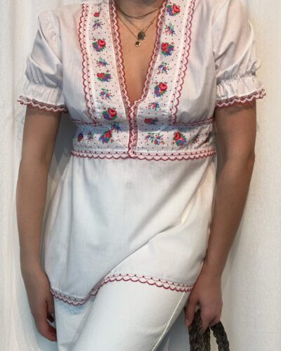 Cottagecore summer blouse with embroidery pattern