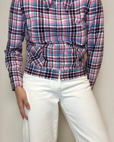 Iconic pink tweed Chanel look zip jacket