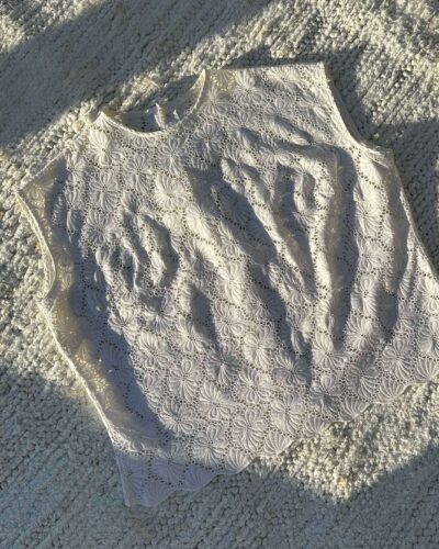 60s heavy embroidered summer sleeveless blouse
