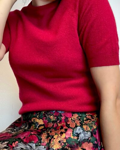 Ripe raspberry woolen short sleeve sweater