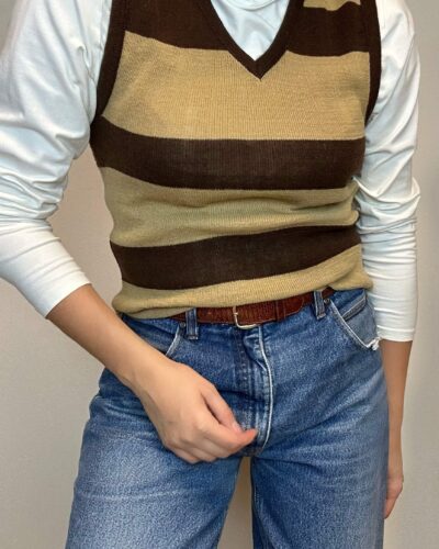 Library girl style knitted vest