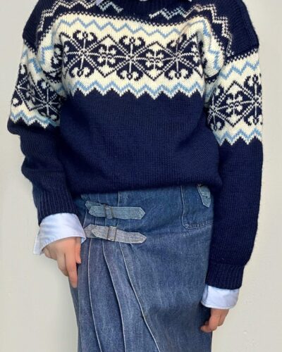 Blueberry woolen hand-knitted sweater