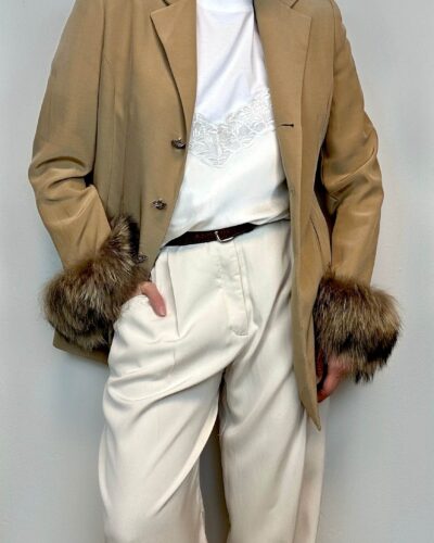 Luxurious camel beige jacket/blazer with real fur