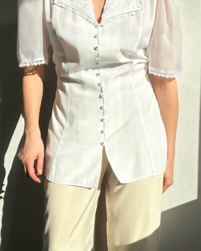 Romantic long blouse with embroidered collar