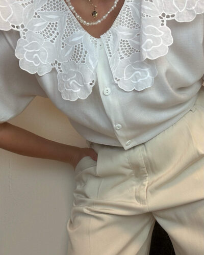 White viscose blouse with a big statement collar