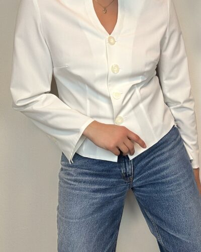 White summer jacket/blouse with dramatic sleeves