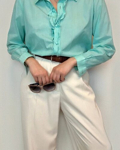 Jelly mint cotton blouse with a ruffle collar