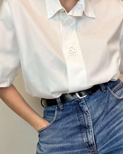 Classic white everyday blouse with elegant embroidery
