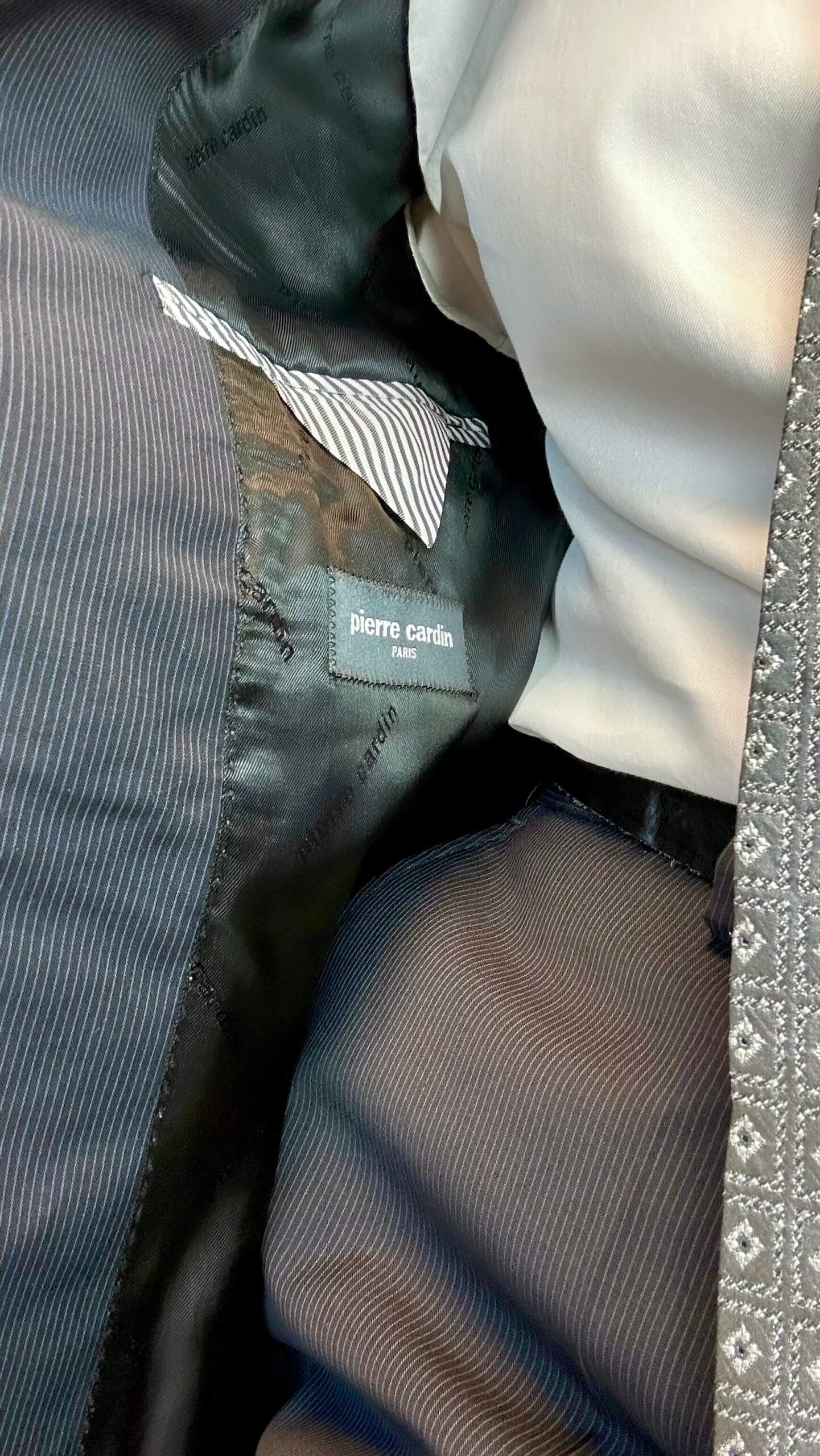 Parisian PIERRE CARDIN masculine business suit - Image 6