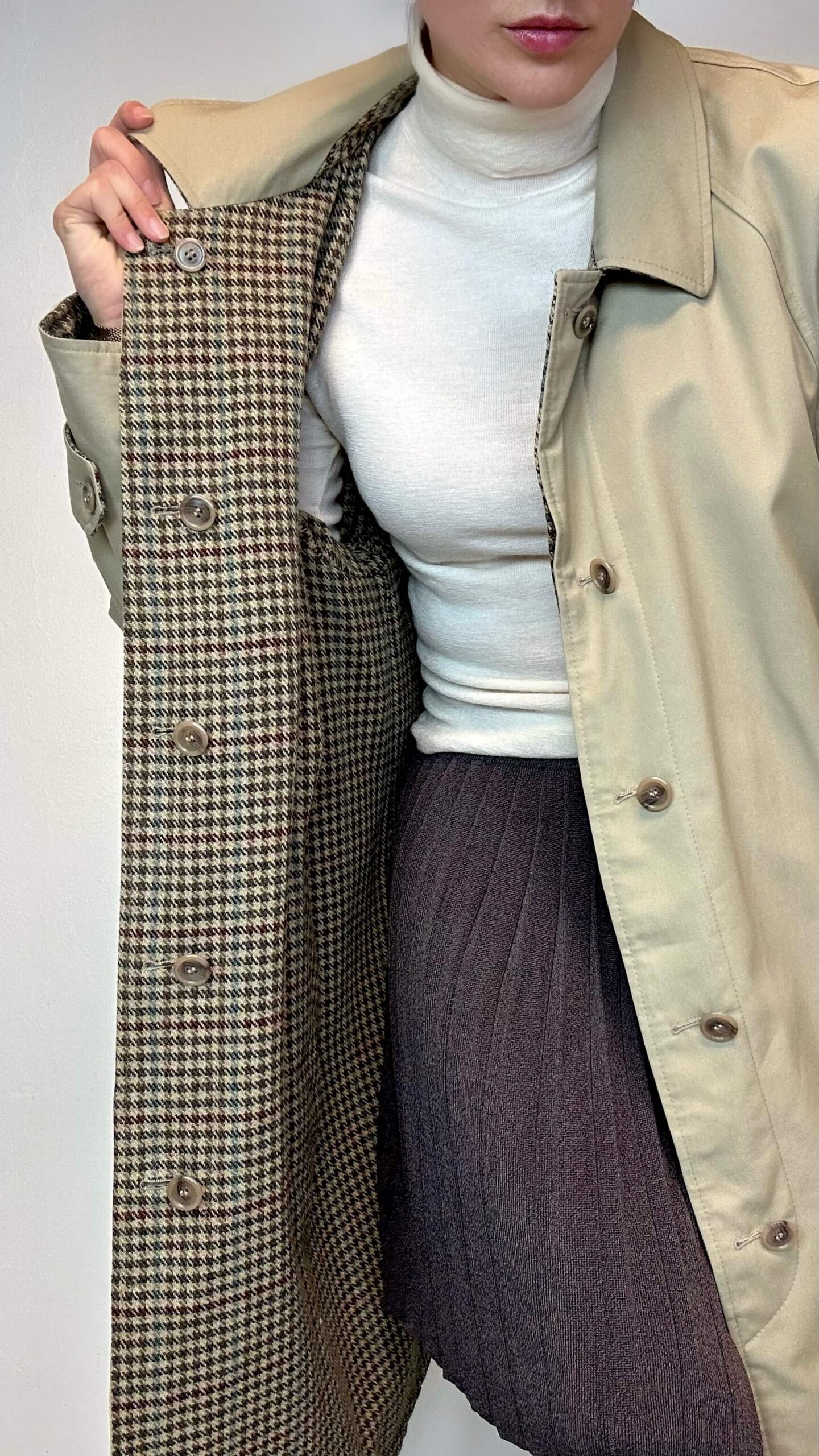 Rare woolen double-sided houndstooth trench-coat - Image 4