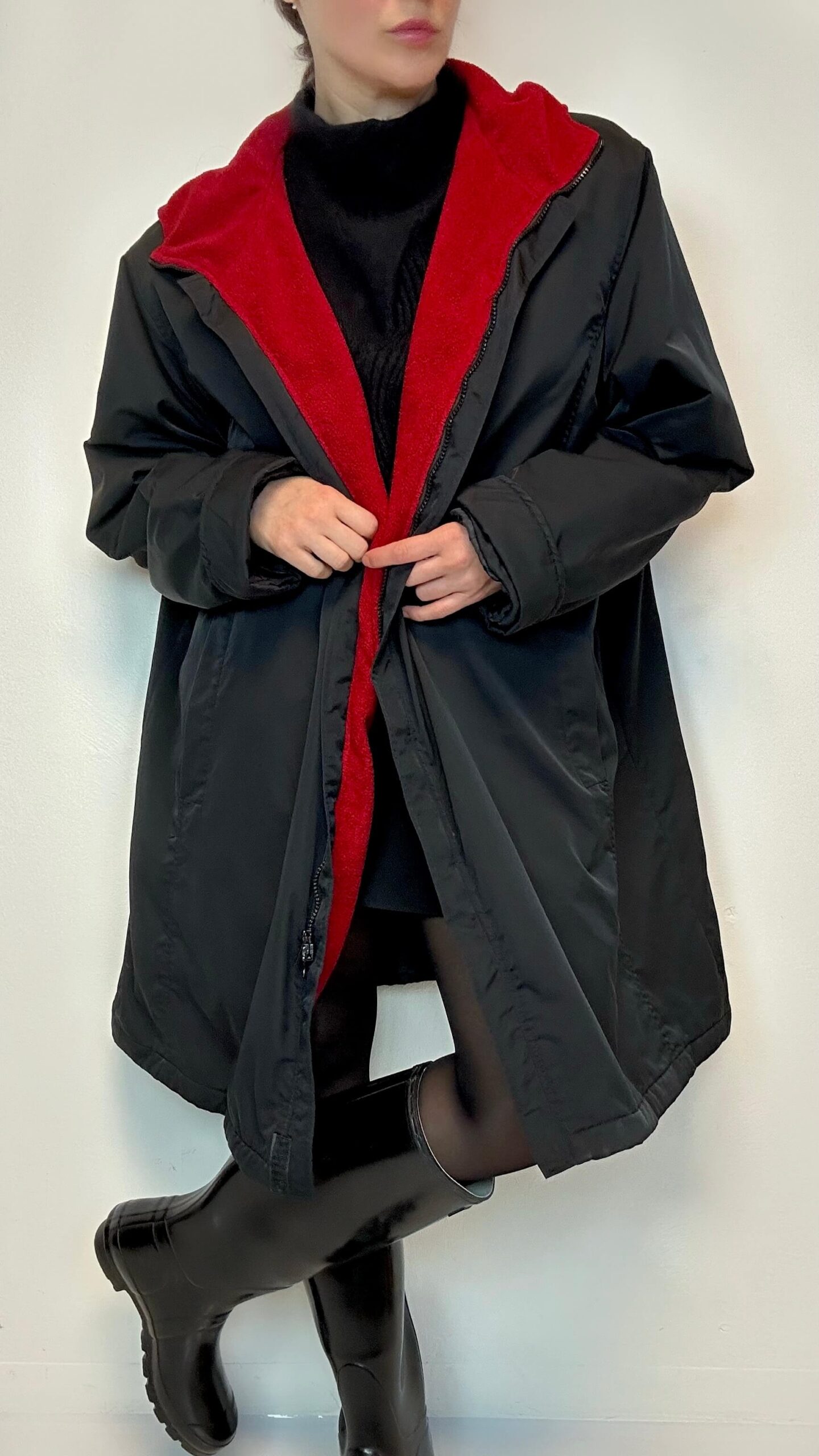 Baggy mid season coat with a hood