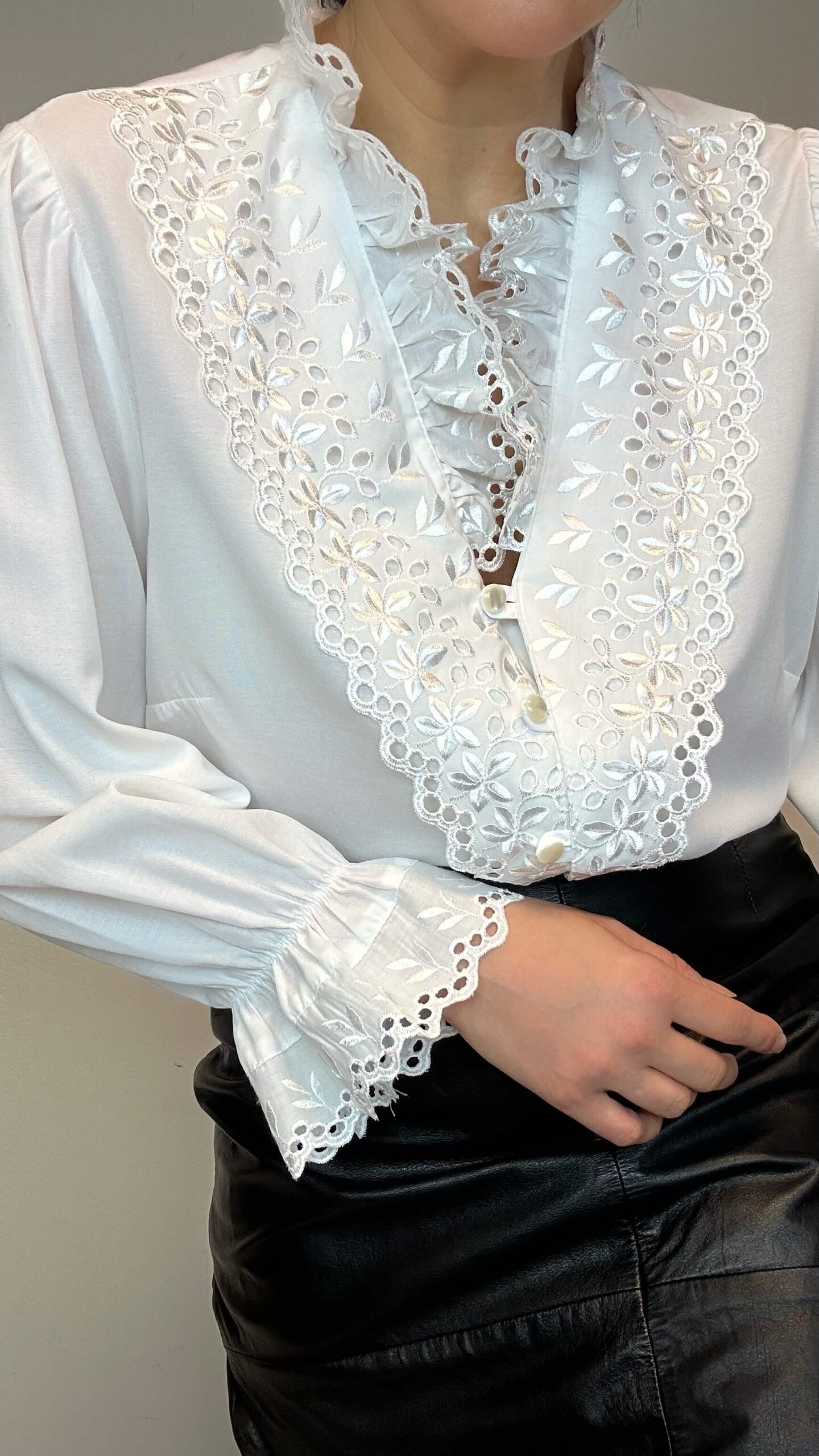Cottagecore blouse with heavy embroidered ruffle collar - Image 2