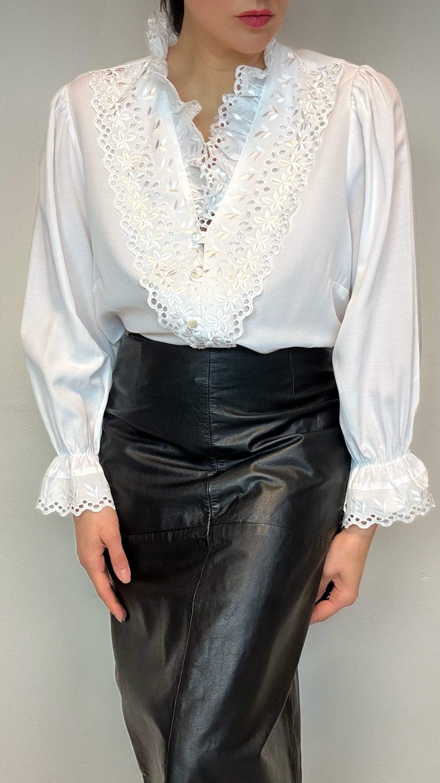 Cottagecore blouse with heavy embroidered ruffle collar - Image 3