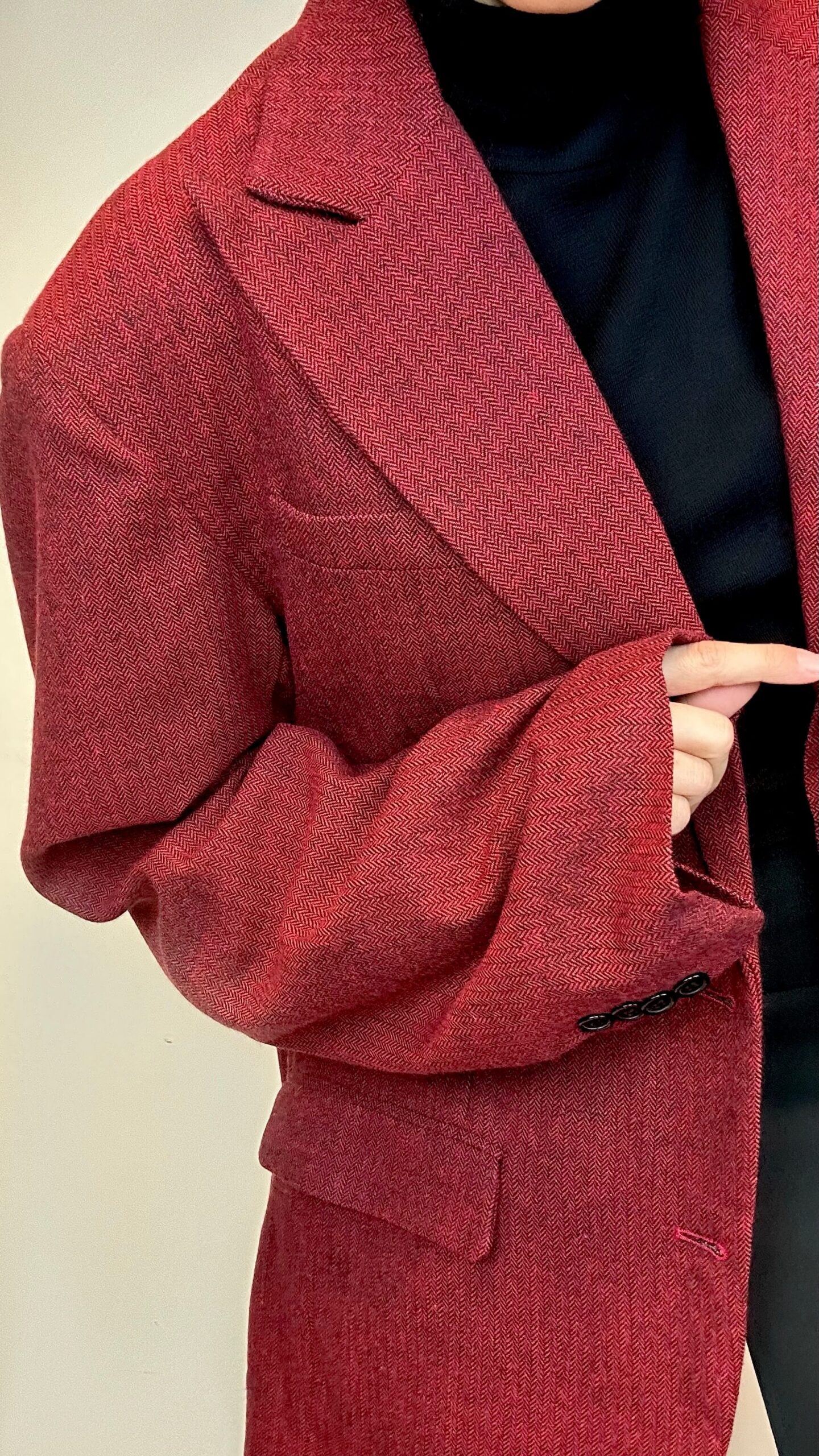 Herringbone ruby red woolen unisex blazer - Image 5