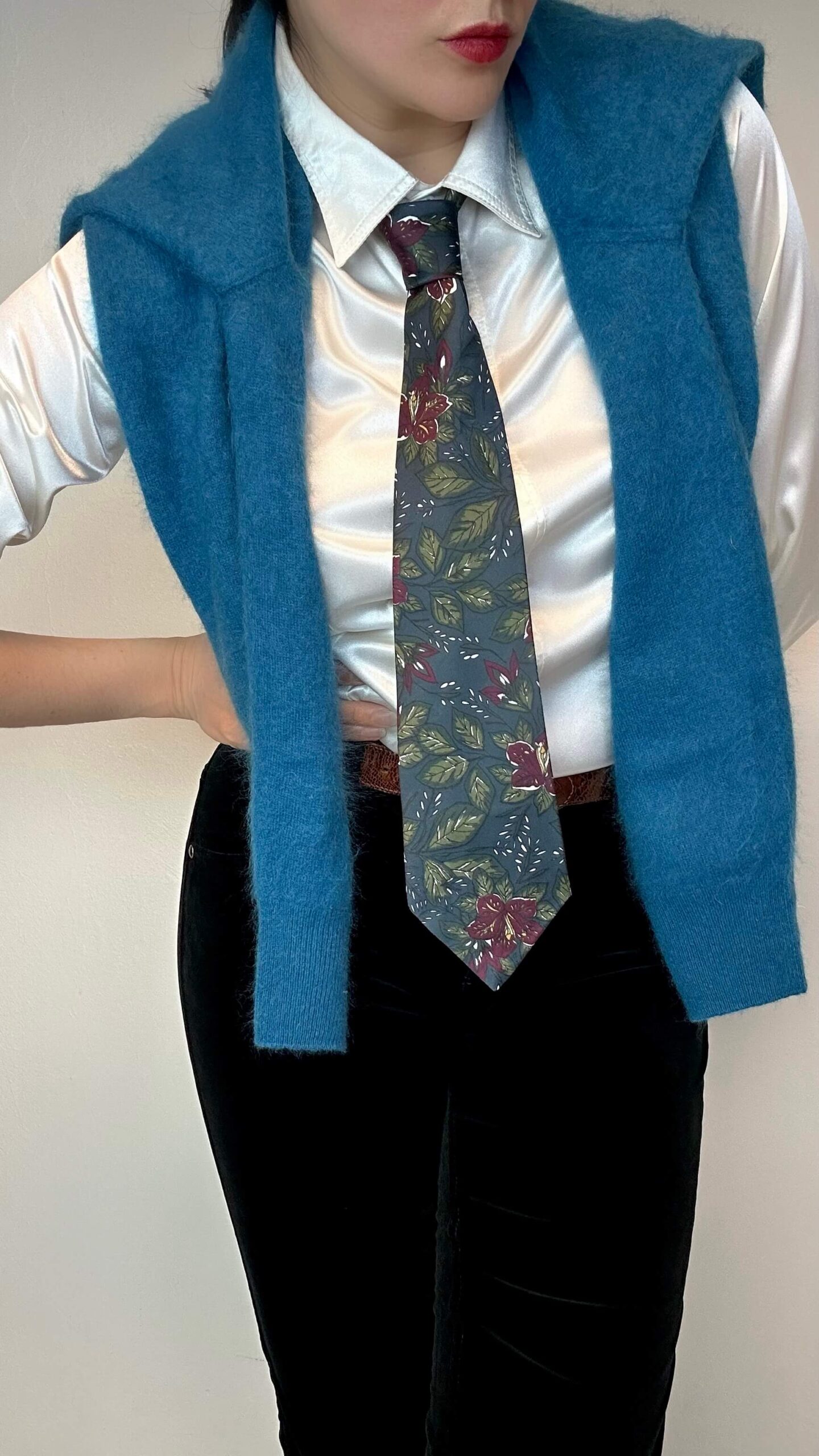 Tie with a flower painting print