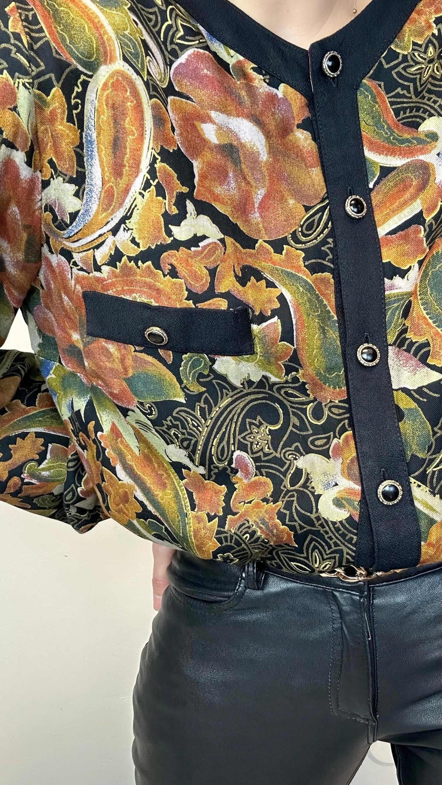 Paisley soft viscose blouse in earth tones - Image 4