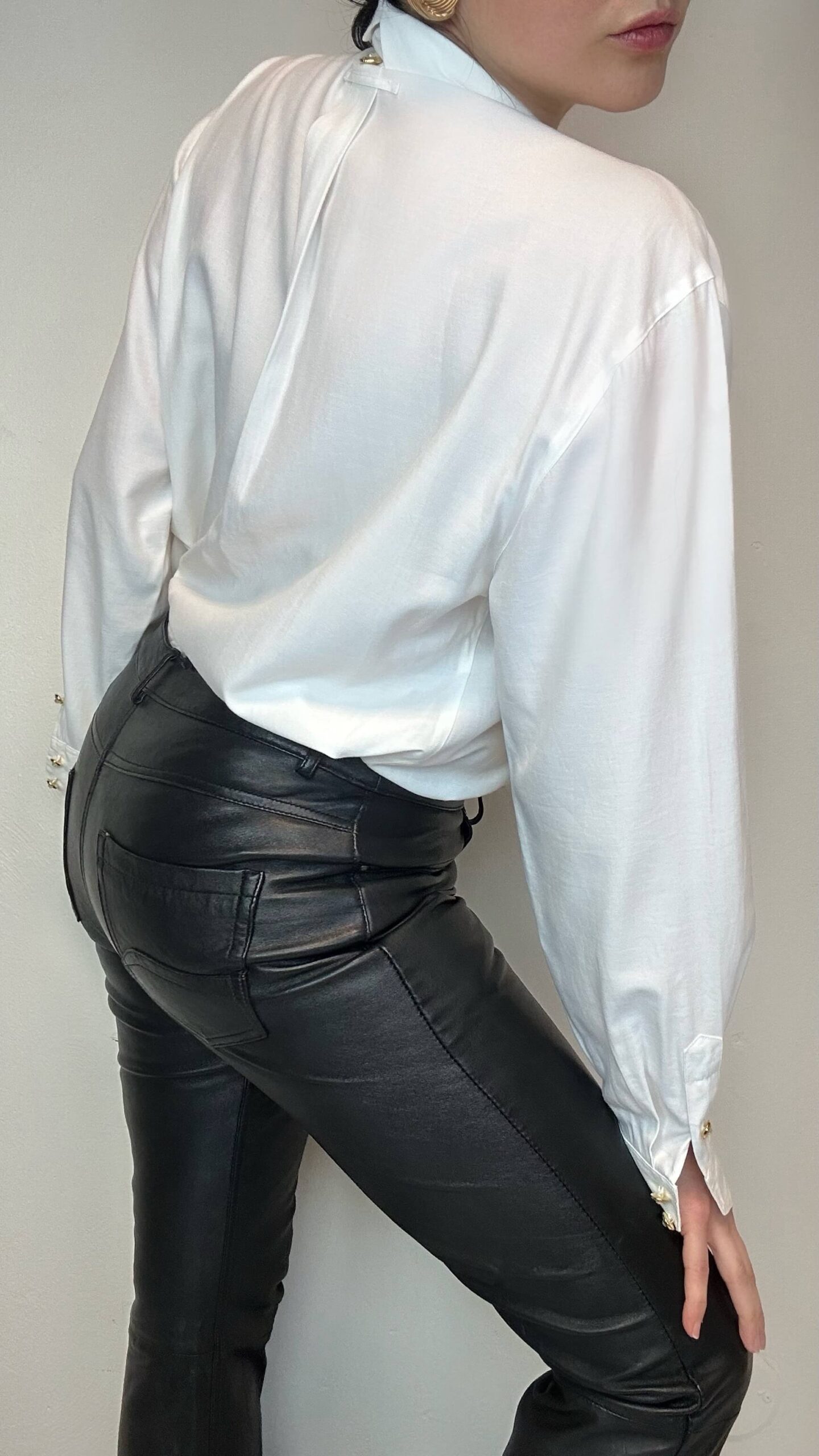 Classic white shirt with golden buttons and collar embroidery - Image 5