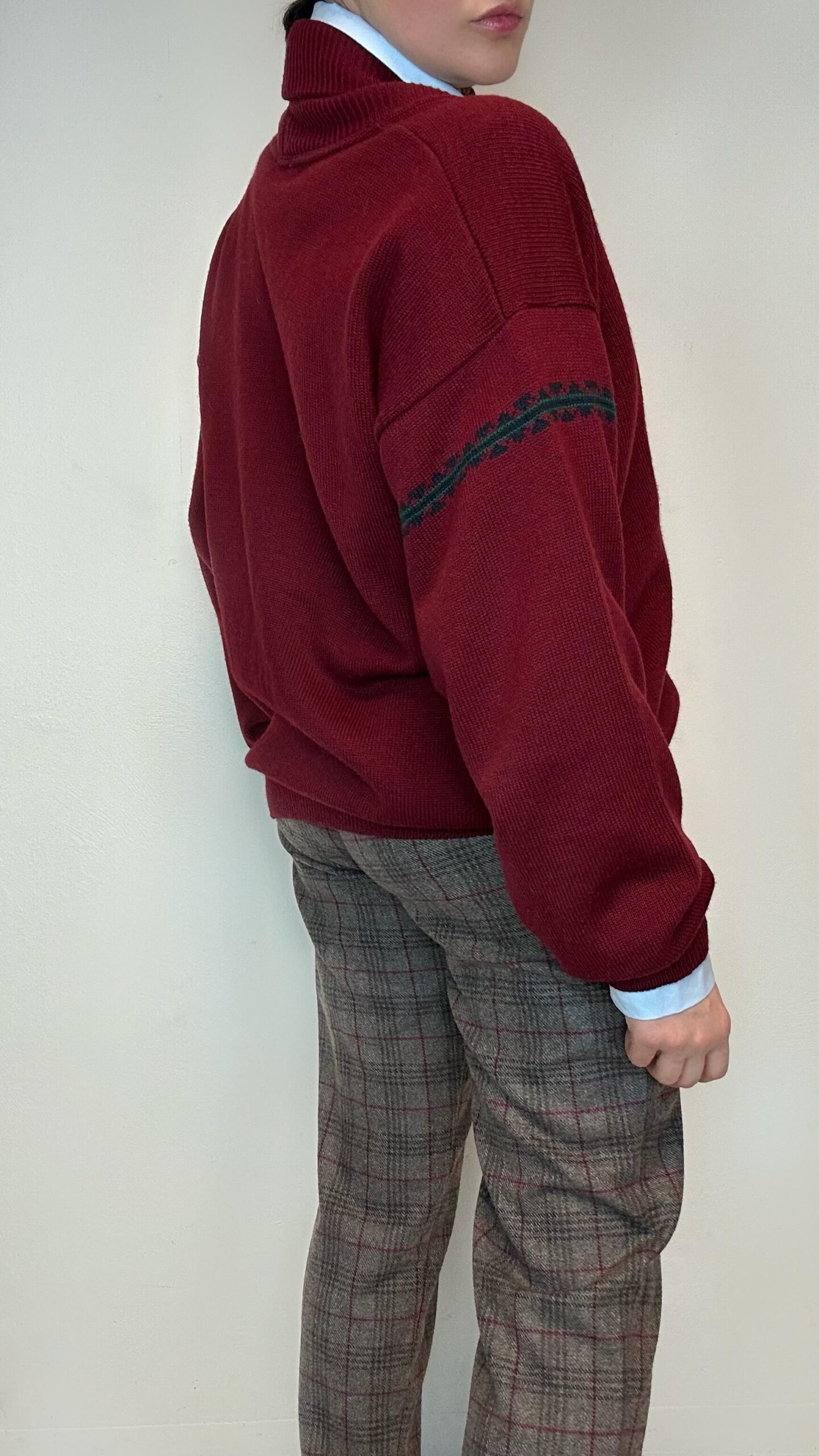 Burgundy red boyfriend cardigan with a deep v-neck - Image 4