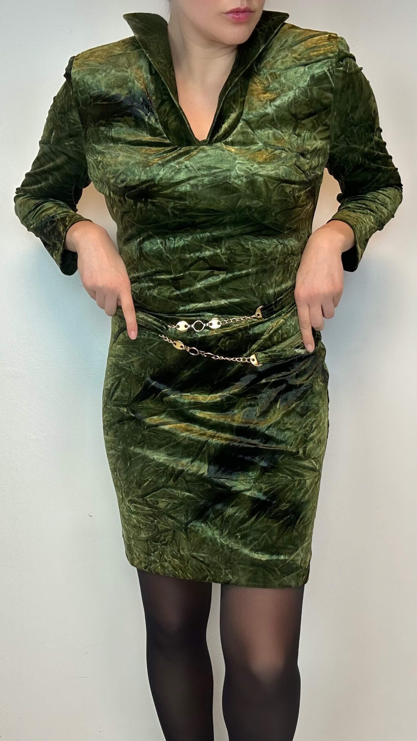 JOSEPH RIBKOFF bodycon olive green dress with a golden belt - Image 4