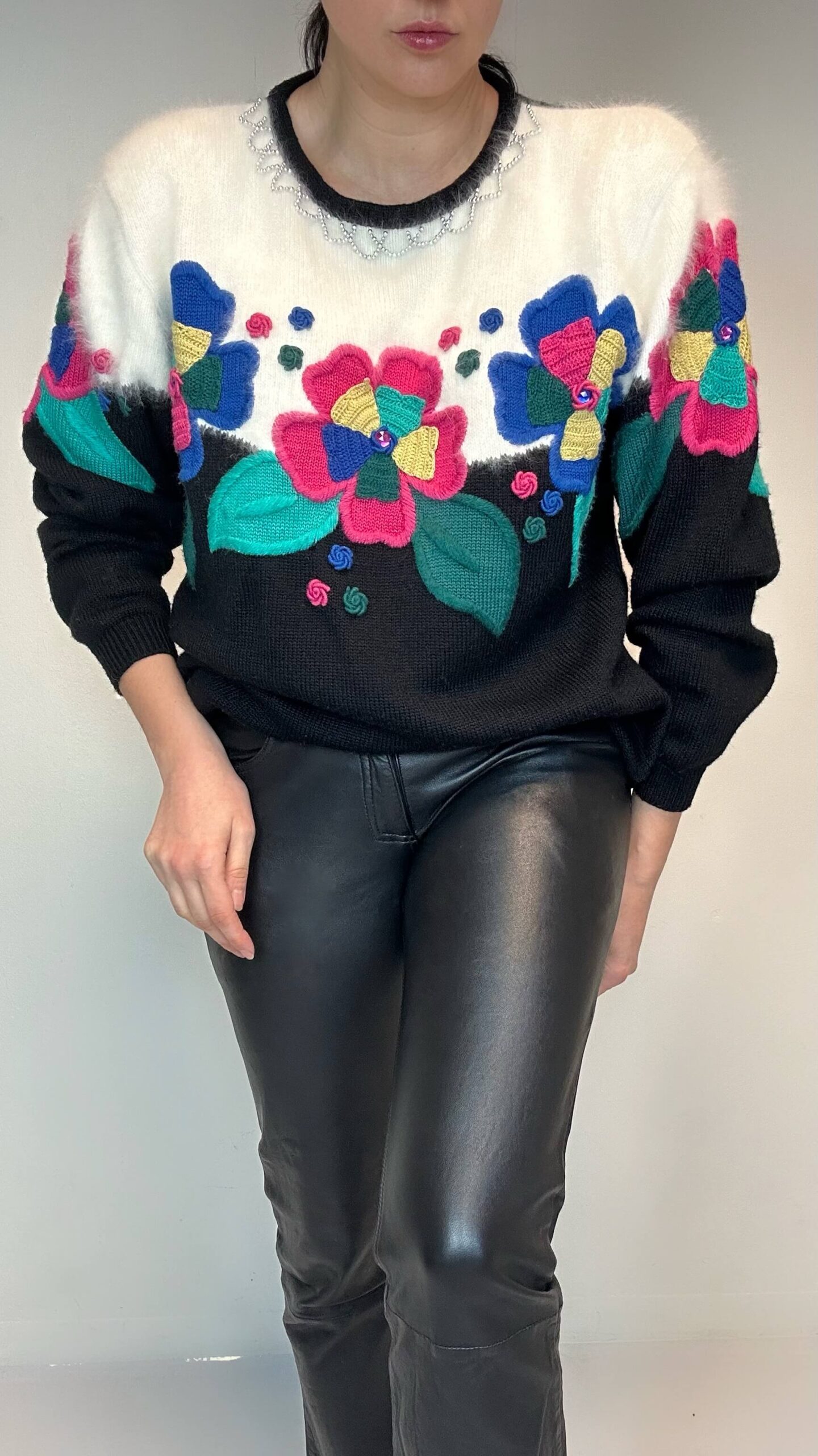 Rare angora blended sweater with a flower embroidery