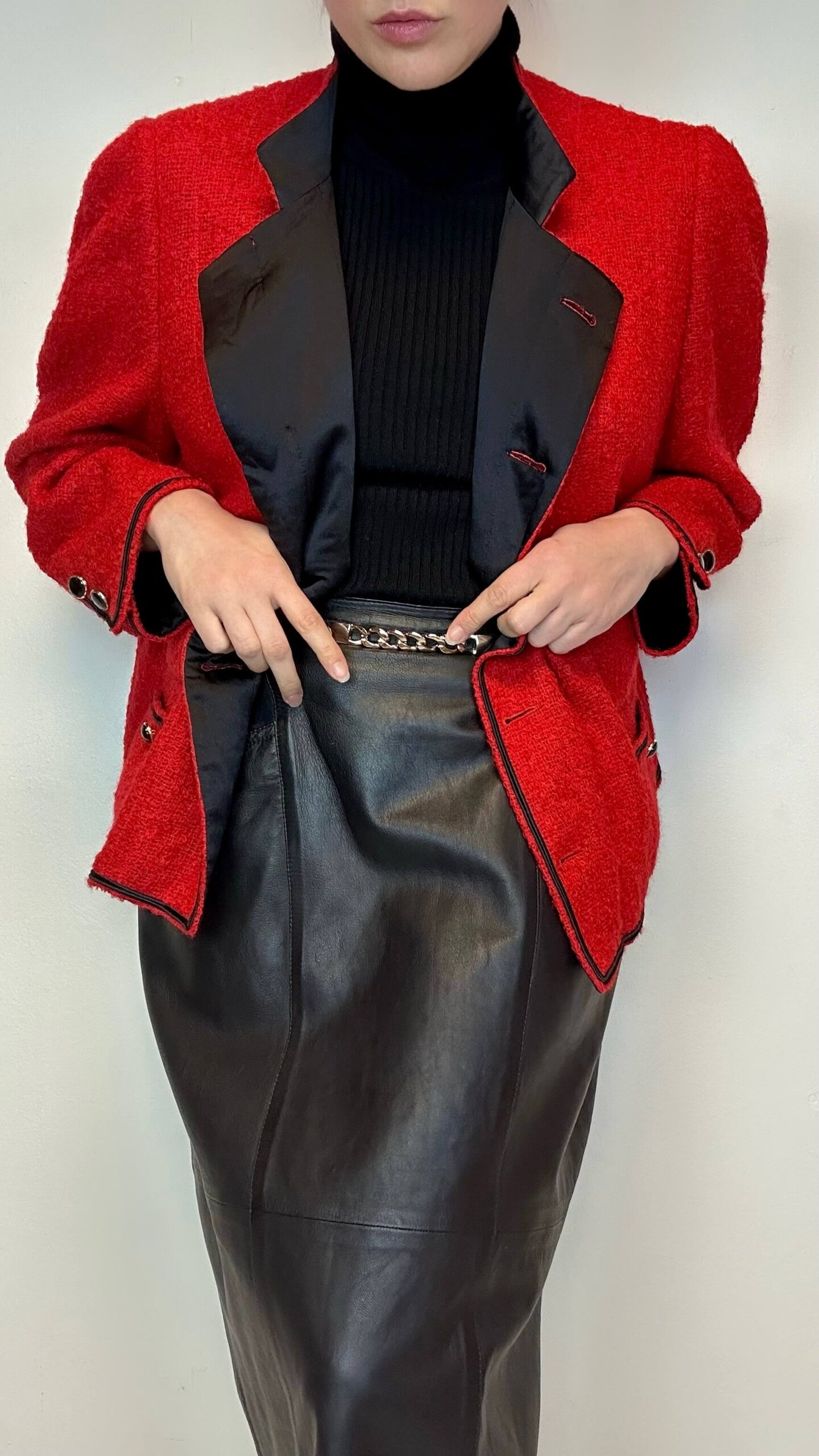 Swiss fire red woolen boucle jacket with front pockets - Image 3