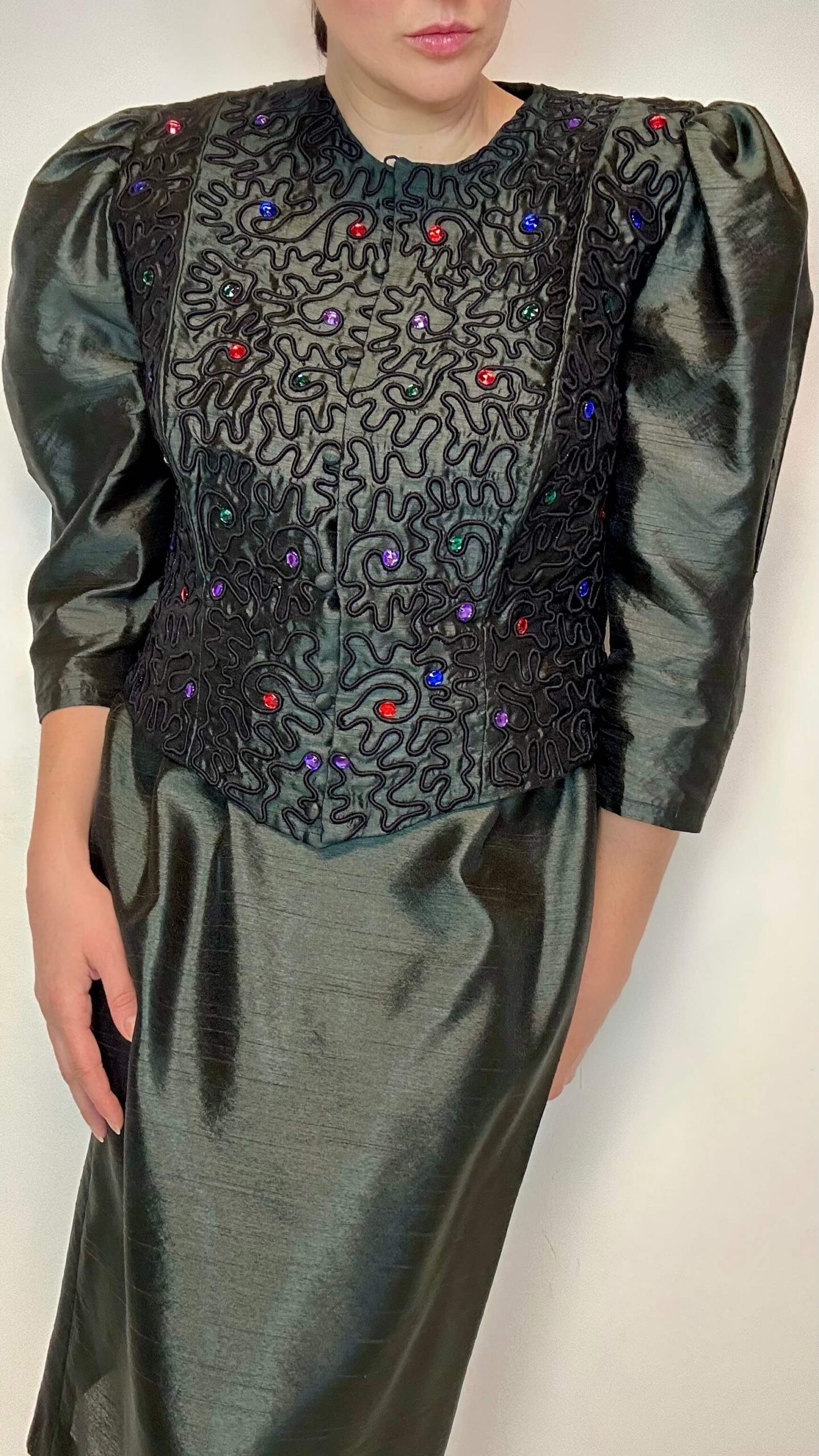 Statement silk look set of heavy embroidered jacket and pencil skirt - Image 4