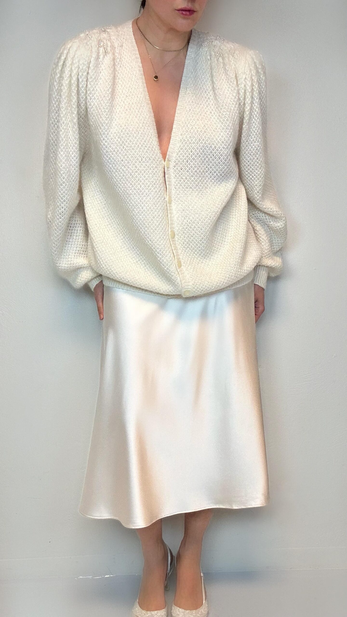 Soft beige woolen baggy cardigan with a deep cut - Image 2