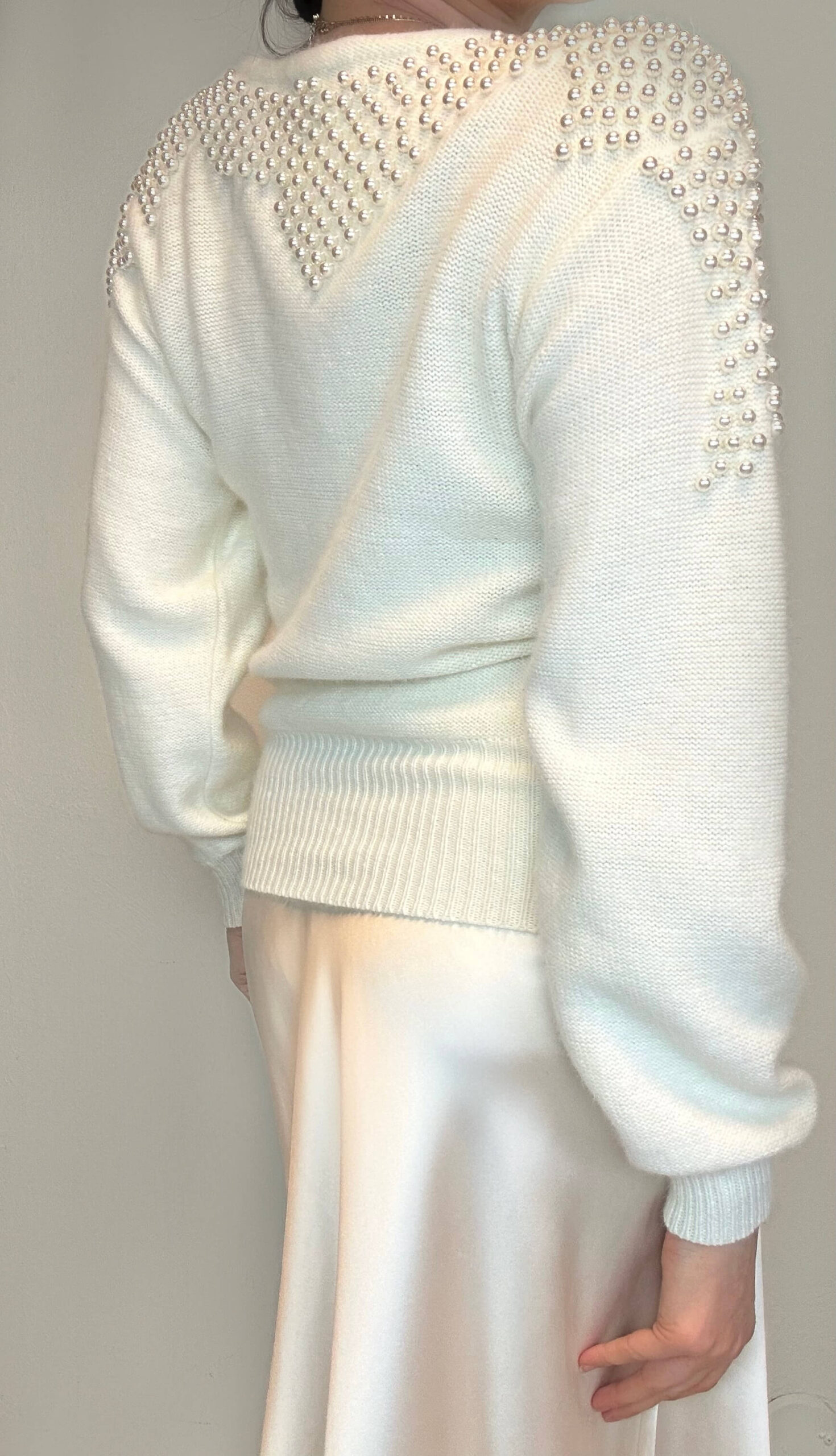 Louis Feraud statement ivory beige woolen sweater - Image 2