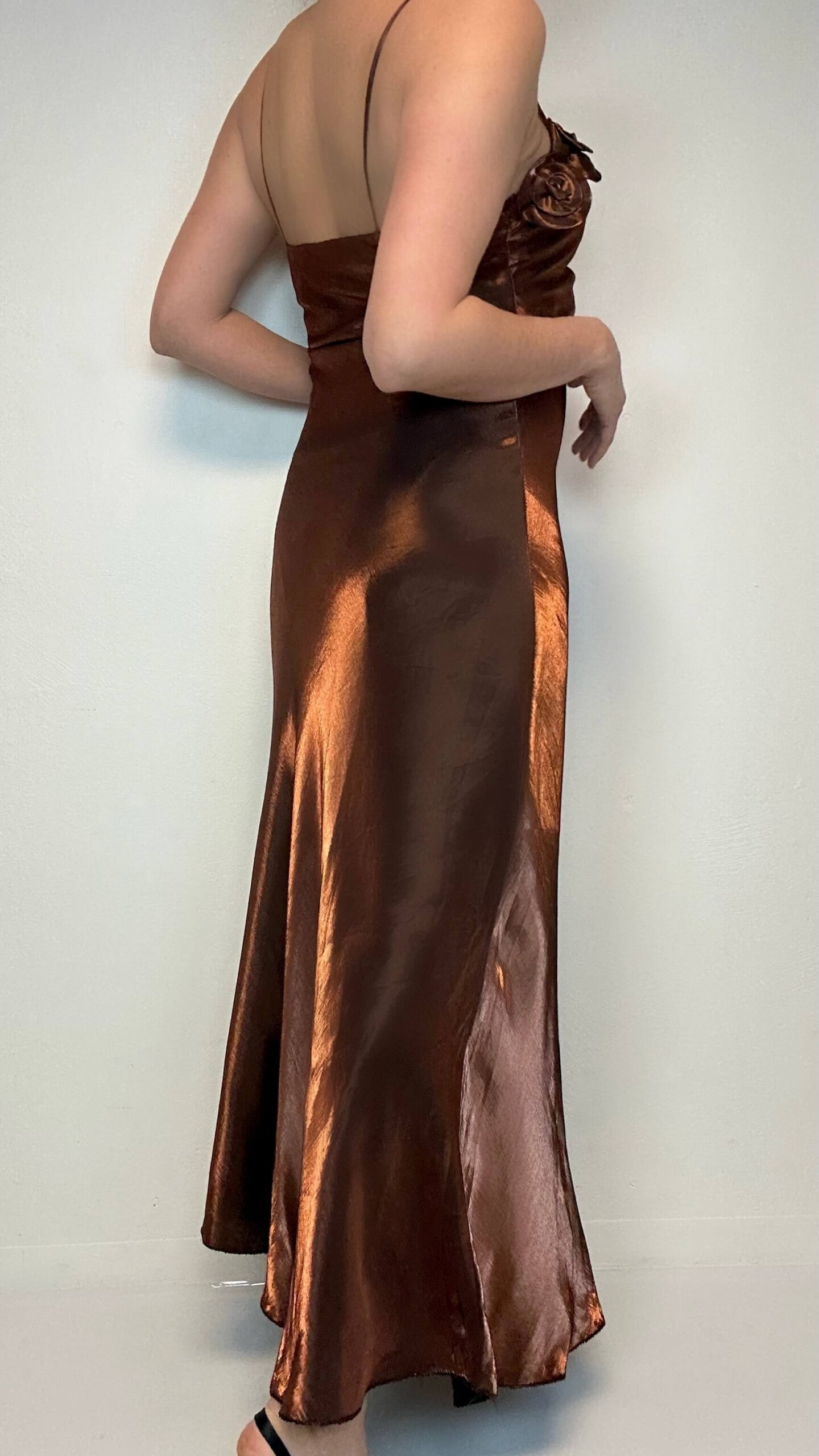 Evening shimmer maxi strap dress with a flower applique - Image 3