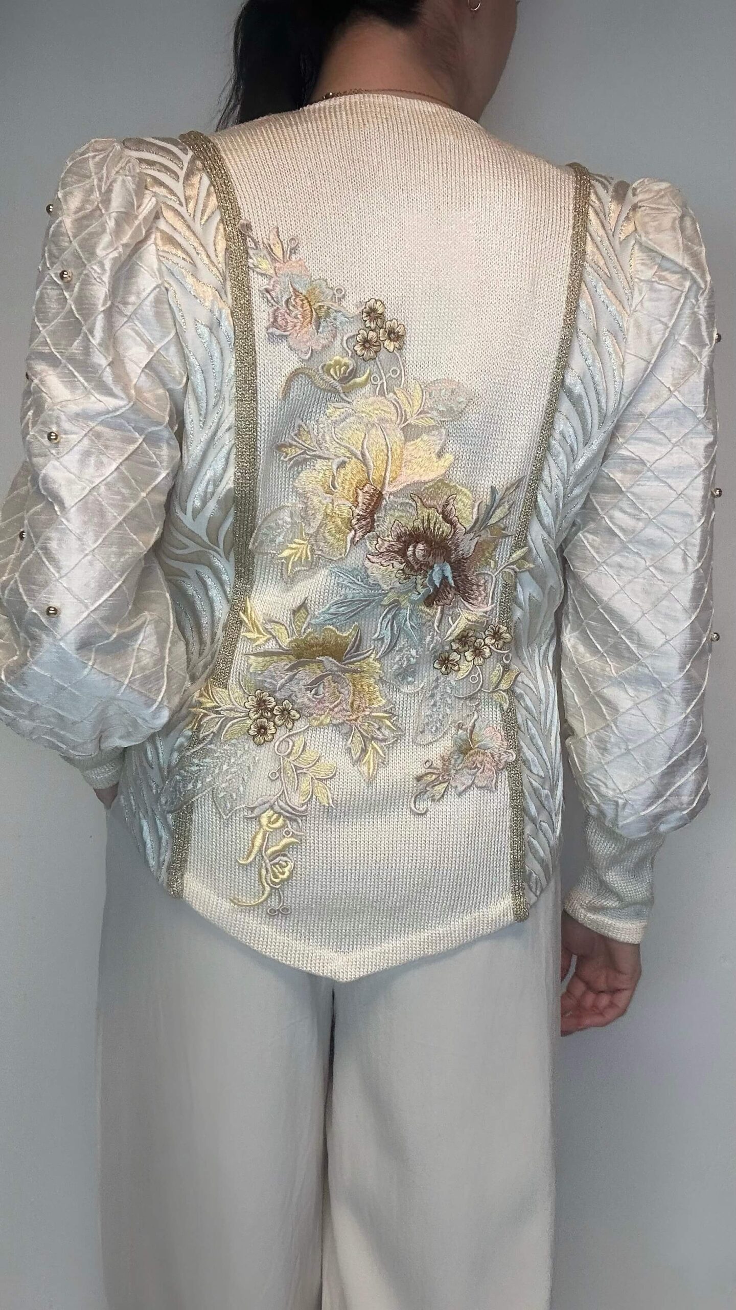 Exclusive ivory beige cardigan