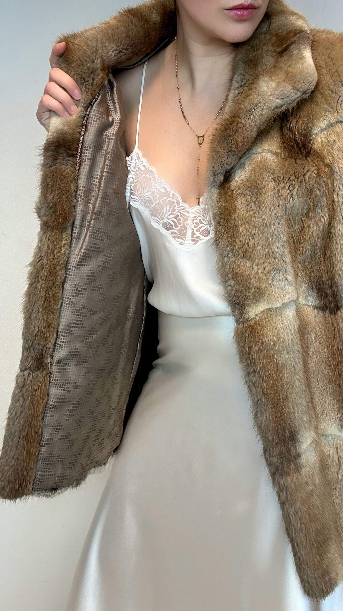 Genuine soft muskrat fur coat - Image 2