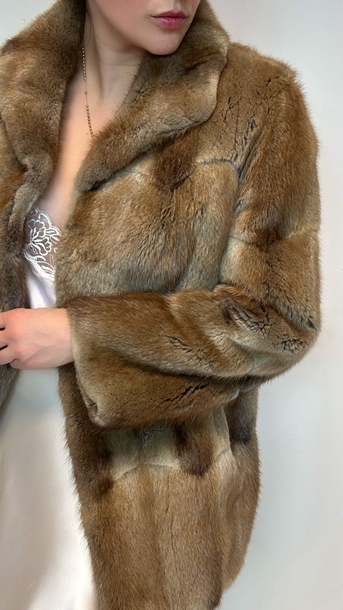 Genuine soft muskrat fur coat - Image 5
