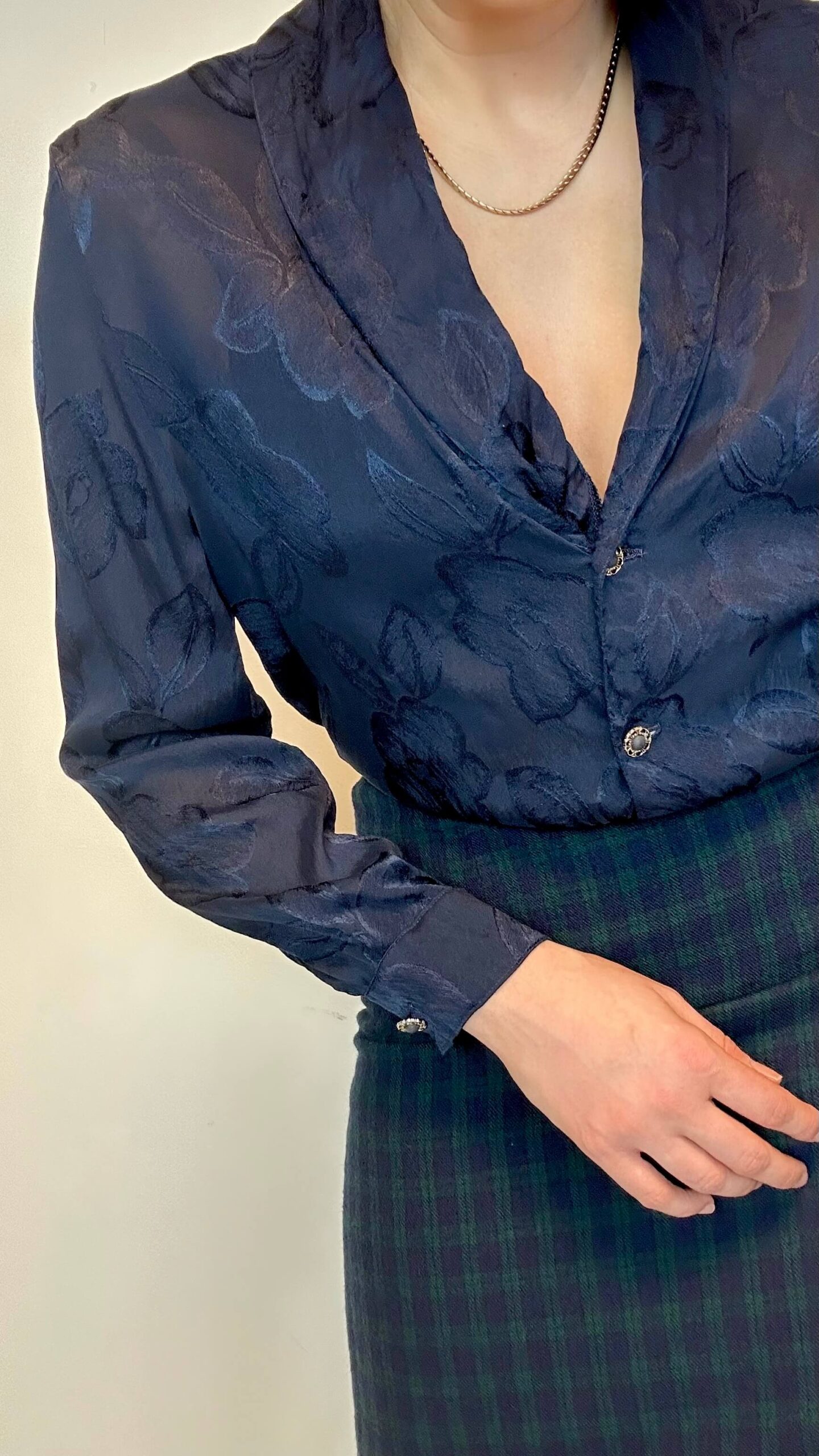 Silk/viscose dark navy blue blouse with a deep decollete - Image 3