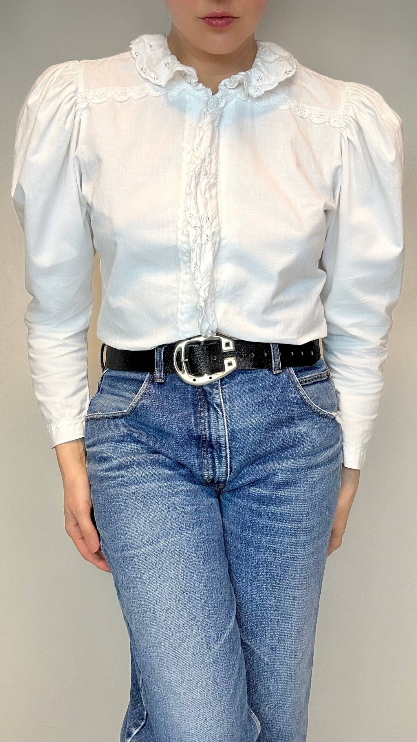 Cottage cotton blouse with puff sleeves