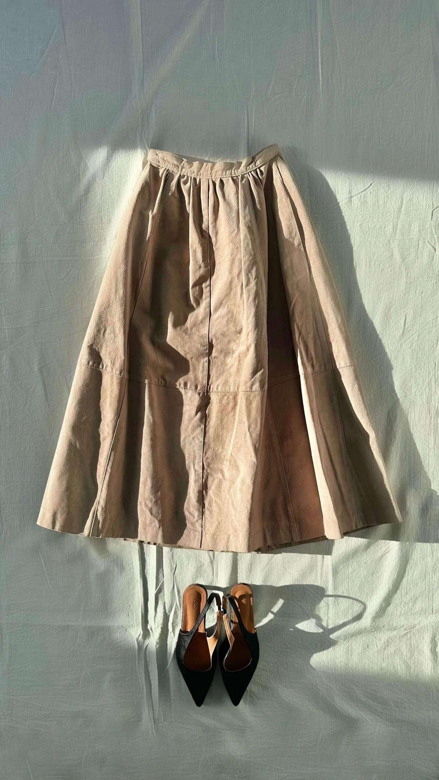 Suede leather ash rose wide midi skirt