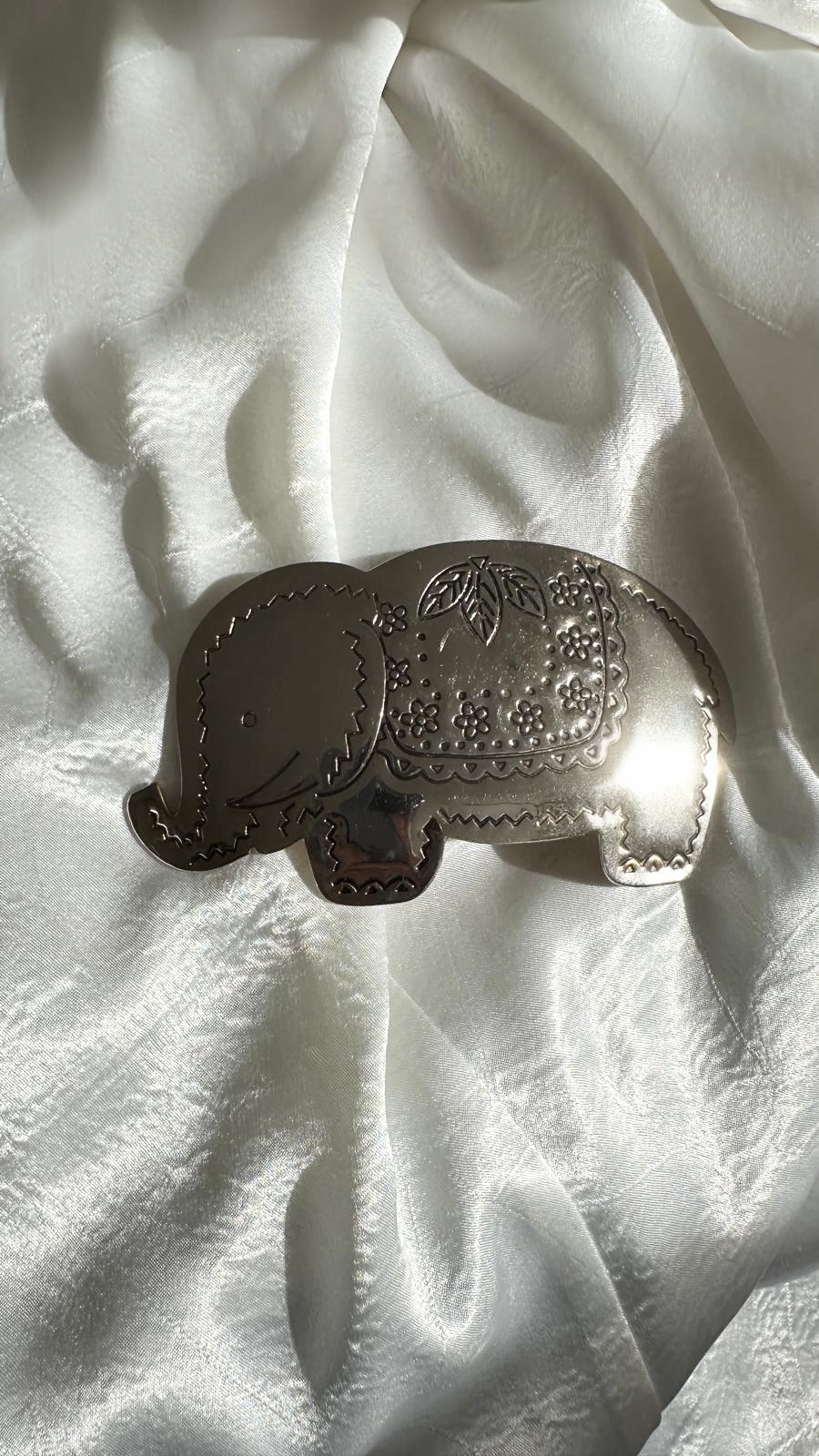 Elephant hair clip